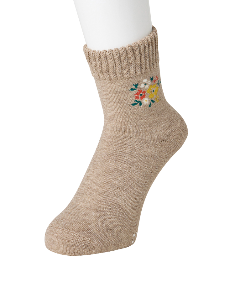 サンドベージュ