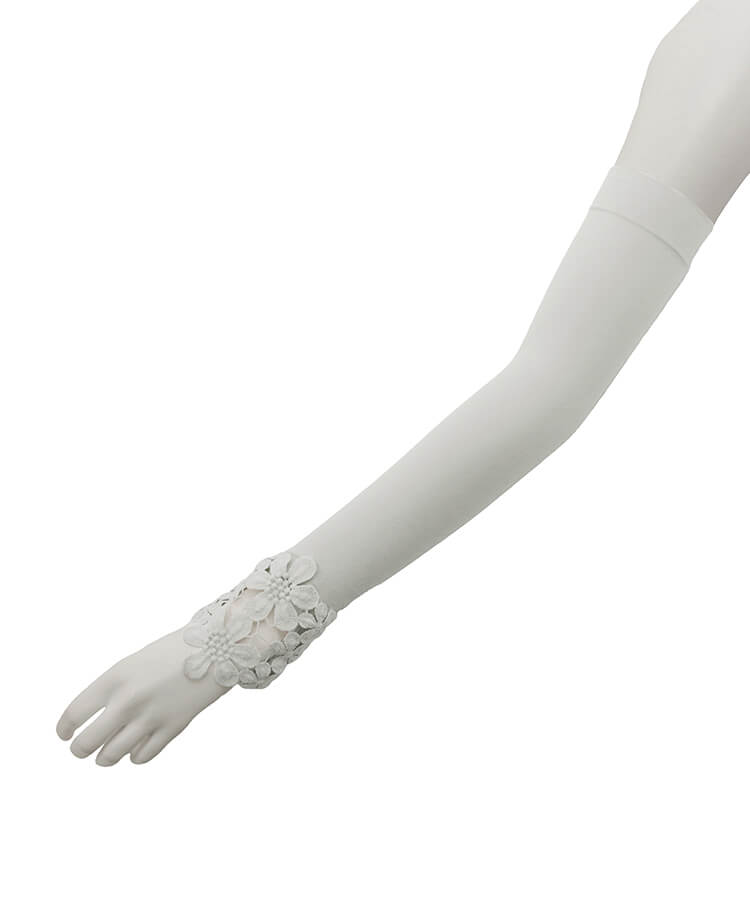 カラー名は「サンドベージュ」ですが、現物は「ライトグレー」に近しい色です