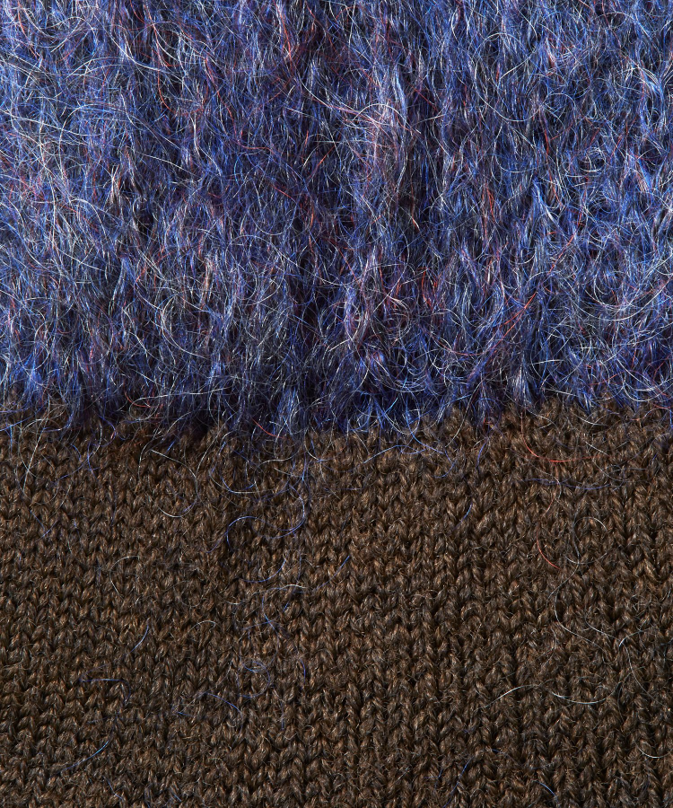 ダークブラウン