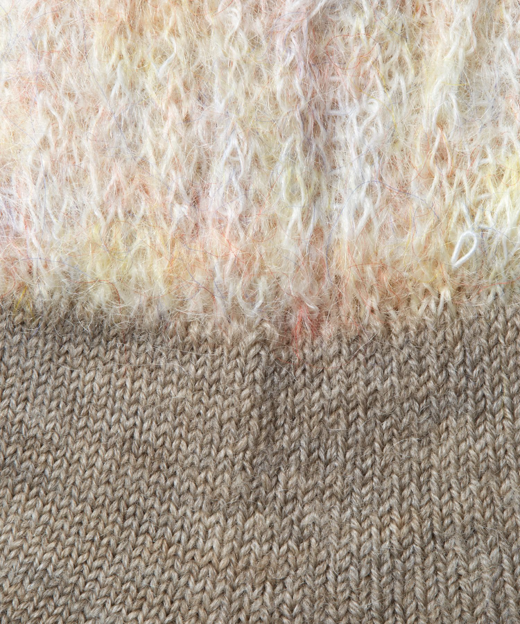 サンドベージュ