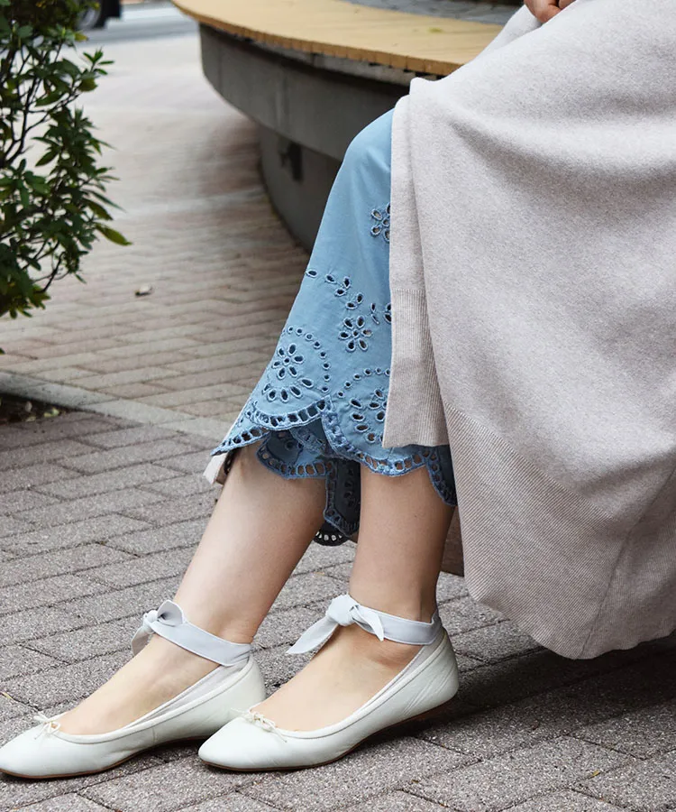 17℃ レディース パンツ Romantic Lace 裾レース刺繍セミワイド｜靴下の
