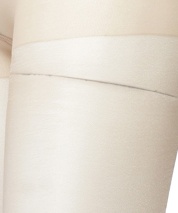 ライトベージュ