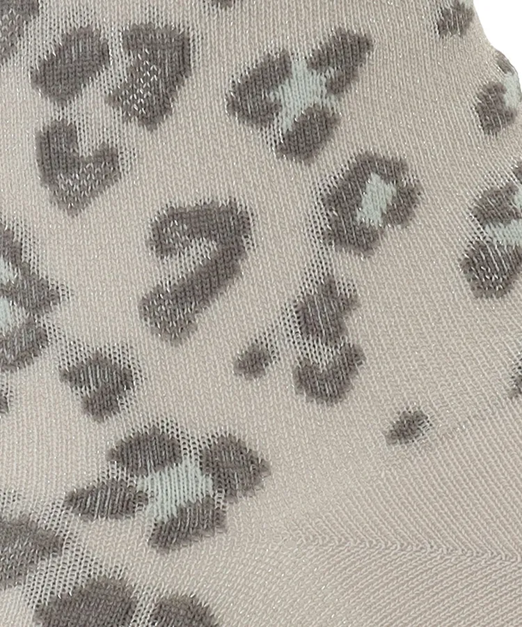 オフホワイト