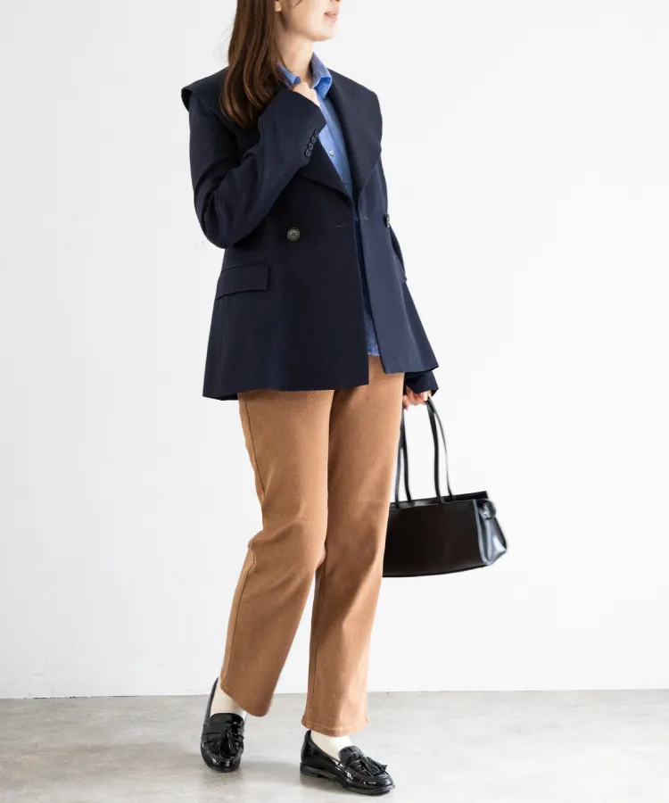 ライトブラウン